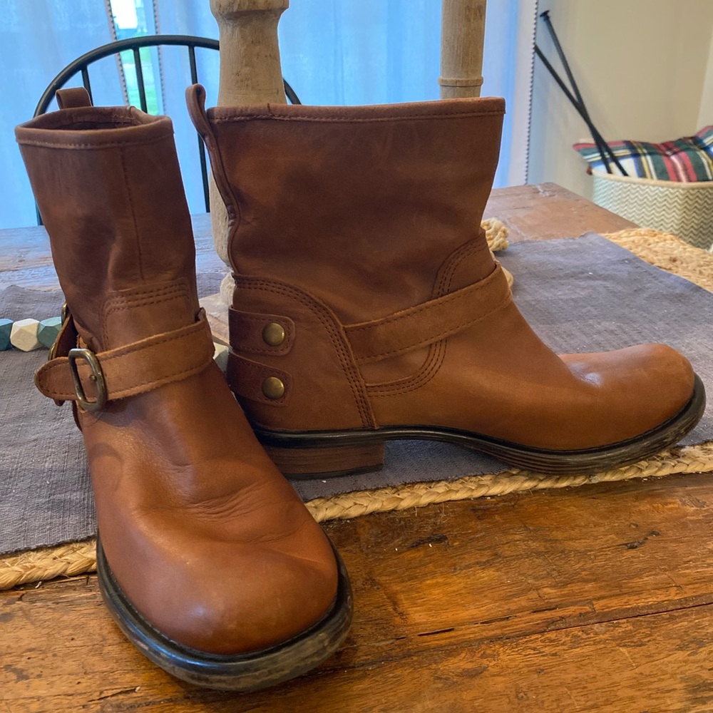 Lucky Brand leather boots tan brown buckle ankle women’s size 7.5